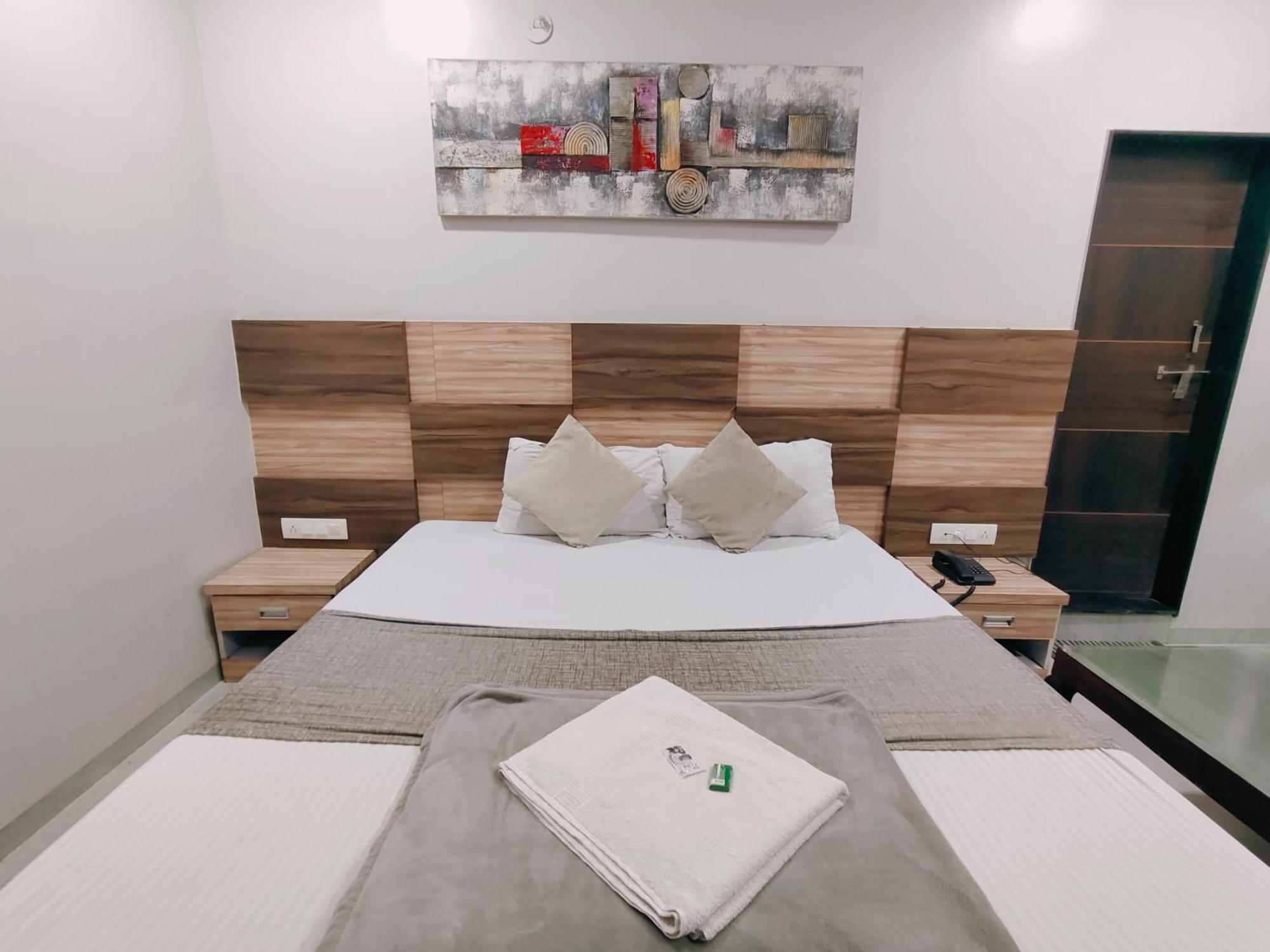 Hotel Pragati Inn Ahmednagar Kültér fotó