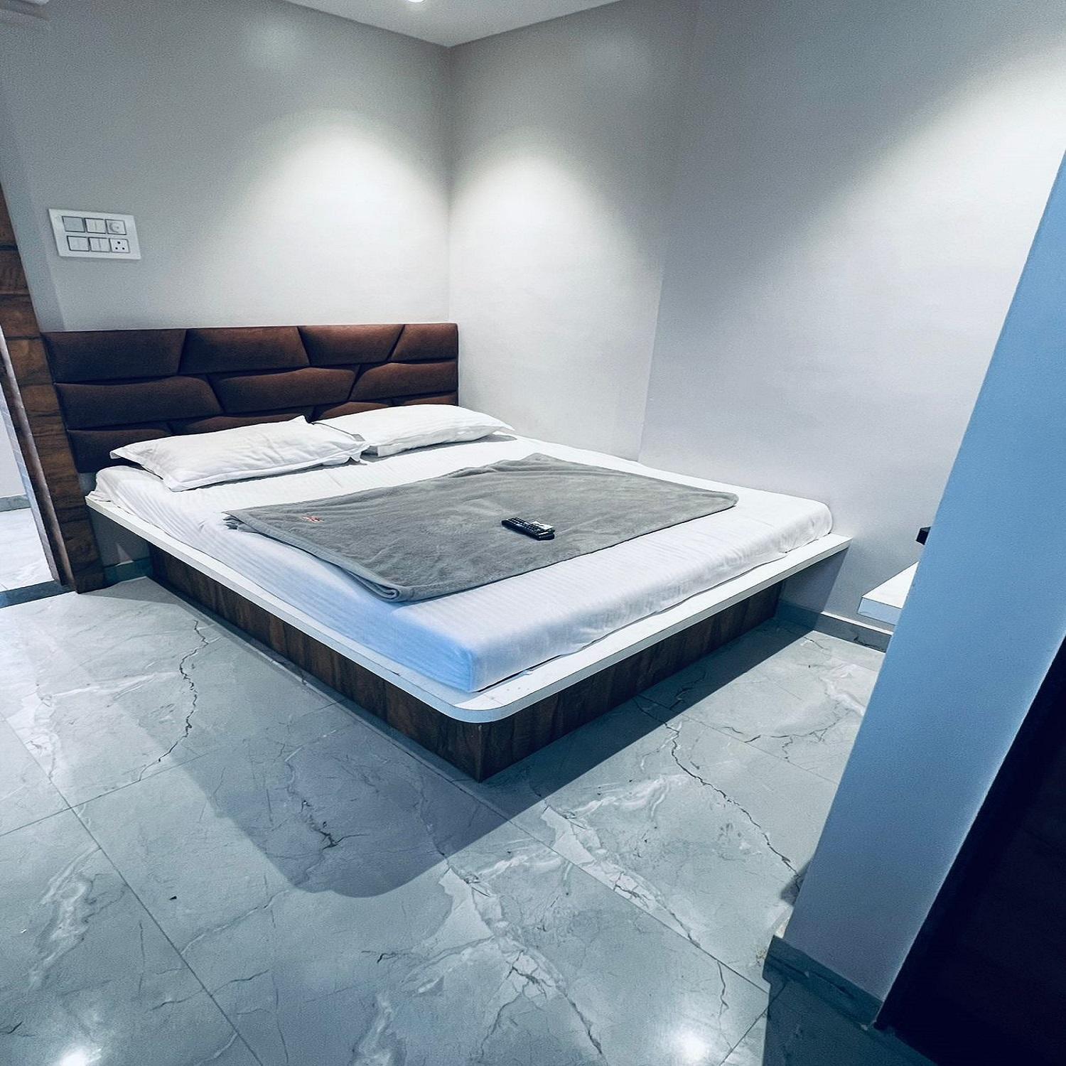 Hotel Pragati Inn Ahmednagar Kültér fotó